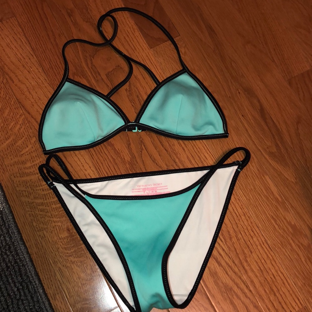 Victoria’s Secret bikini